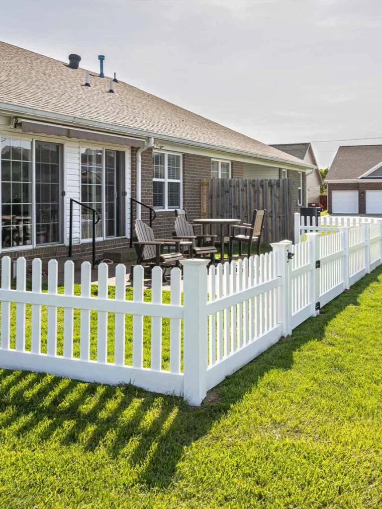Why Are More Homeowners in Alsip, IL, Choosing a Vinyl Fence Over Wood? 5 Why Are More Homeowners in Alsip, IL, Choosing a Vinyl Fence Over Wood?